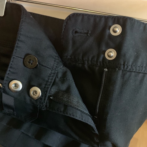 Women’s White House Black Market Shorts Size 2 - Picture 4 of 6